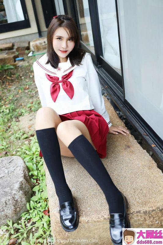 SOLO尹菲户外拍摄学生制服