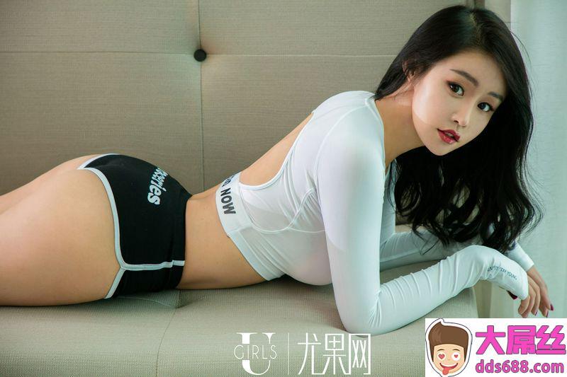 净妆少女张馨彤湿透衬衫性感美妙