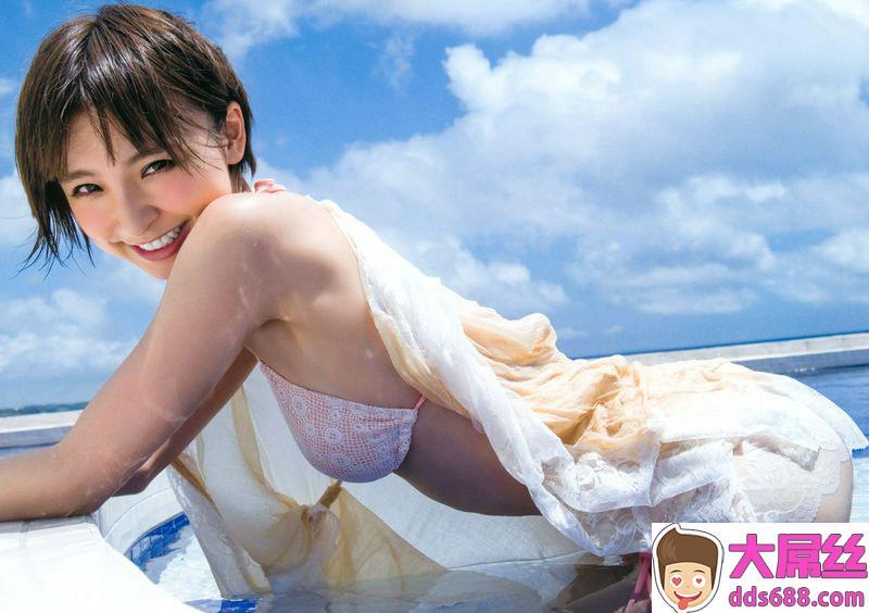 篠田麻里子水着・グラビア画像15